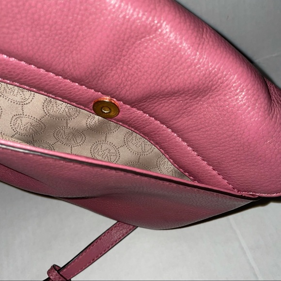 Michael Kors Bedford Pebbled Leather Crossbody Bag - Picture 3 of 8